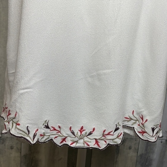 LUSH women’s sleeveless top with embroidery at top and along hem. Open back. EUC - Picture 3 of 11